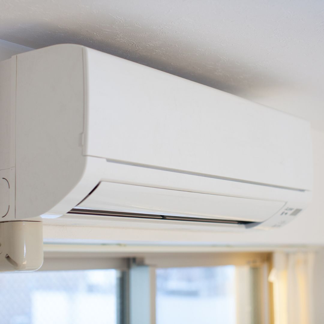 Unidade interna de ar condicionado em funcionamento